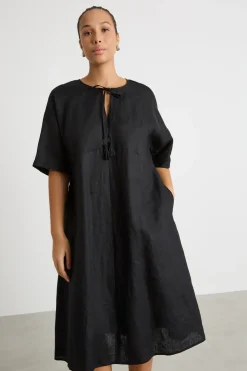 Abito ampio con lacci - Nero