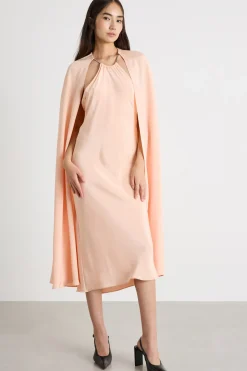 Abito a tubino con mantella in crepe de chine - Rosa