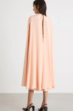 Abito a tubino con mantella in crepe de chine - Rosa