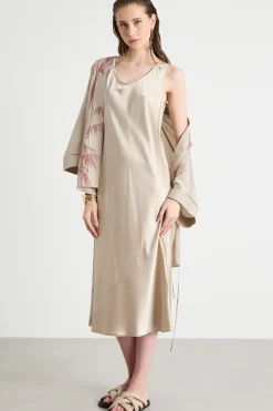 Abito fluido in raso - Beige