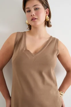 Abito in maglia con spacchi - Cammello