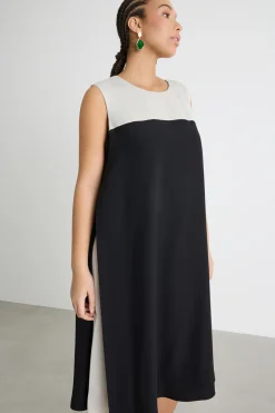 Abito svasato con bottone gioiello - Grigio Nero