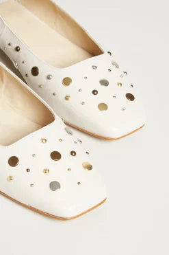 Ballerine con borchie - Crema