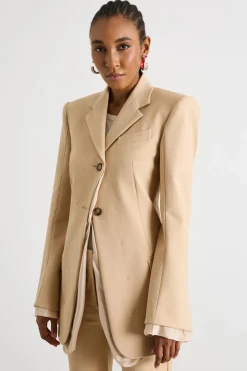 Blazer con chiusura diagonale - Cammello