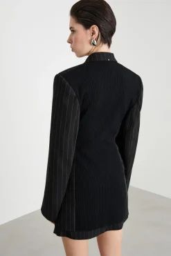 Blazer gessato con allacciatura alta - Nero