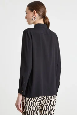 Blusa con applicazione a fiore - Nero