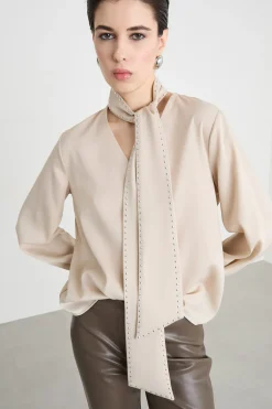 Blusa con collo a foulard - Avorio