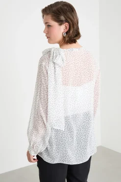 Blusa con fiocco - Bianco