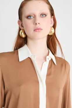 Blusa con spacchi - Cammello