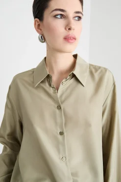 Blusa fluida con fondo stondato - Verde