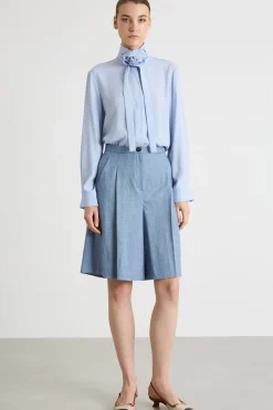Blusa in crepe con applicazione a fiore - Azzurro
