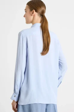 Blusa in crepe con applicazione a fiore - Azzurro