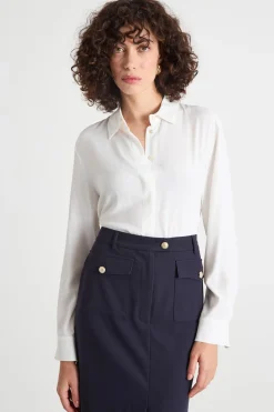 Blusa in crepe con applicazione a fiore - Bianco