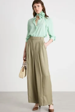 Blusa in crepe con applicazione a fiore - Verde