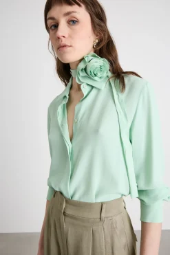 Blusa in crepe con applicazione a fiore - Verde