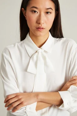 Blusa in crépe con foulard - Bianco