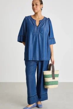 Blusa in jeans con ricamo crochet - Blu