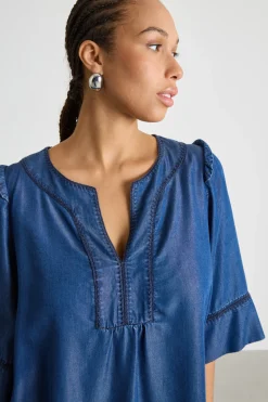 Blusa in jeans con ricamo crochet - Blu