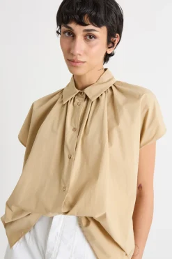 Camicia ampia con motivo arricciato - Cammello