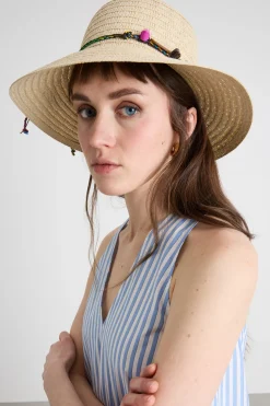 Cappello con nastro pompom - Beige