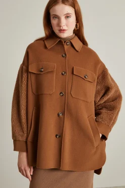 Cappotto con maniche peluche - Cammello