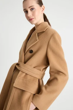 Cappotto doppiopetto con cintura - Cammello