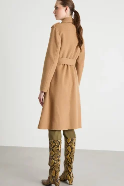 Cappotto doppiopetto con cintura - Cammello