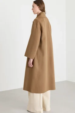 Cappotto doppiopetto con cintura - Cammello