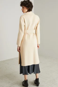 Cappotto lungo con cintura - Crema