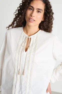 Casacca con passamaneria macramè - Bianco