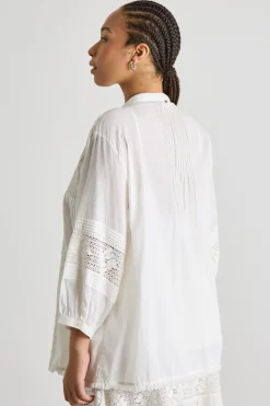 Casacca in mussola con inserti in pizzo - Bianco