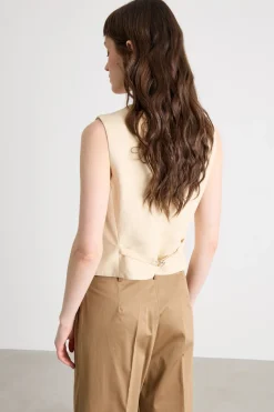 Gilet aderente con cinturino posteriore - Beige