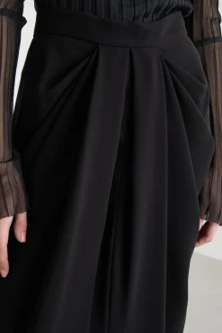 Gonna lunga in cady con pieghe - Nero
