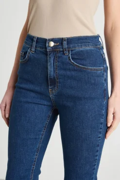 Jeans aderenti con sfondo svasato - Blu