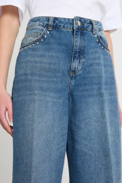 Jeans ampio con borchie - Blu