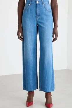 Jeans dalla linea morbida - Azzurro