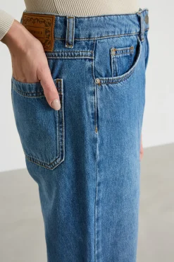 Jeans dritti con orlo sfrangiato - Blu