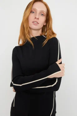 Maglia aderente con bordi a contrasto - Nero