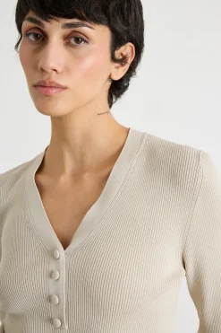 Maglia aderente con scollo a V - Beige