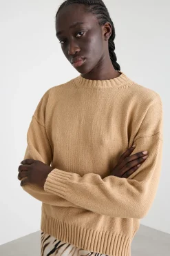 Maglia a spalla scesa - Cammello