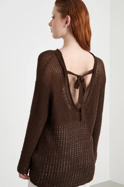 Maglia con ampia scollatura sulla schiena - Marrone
