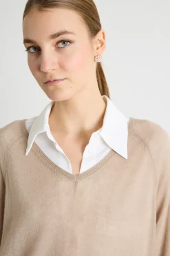 Maglia con ampio scollo a V - Cammello