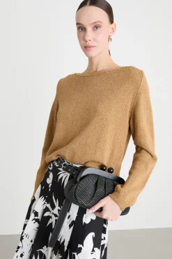 Maglia dritta con scollo a barchetta - Cammello