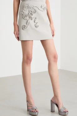 Minigonna con ricamo floreale - Grigio