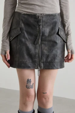 Minigonna in pelle con zip - Nero