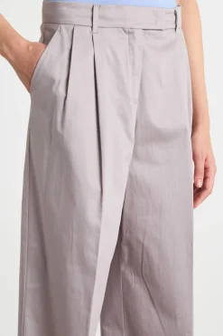 Pantalone ampio con pieghe in raso - Grigio