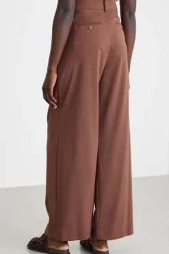 Pantalone ampio con pieghe - Marrone