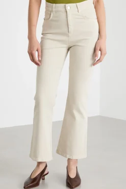 Pantalone dalla linea aderente - Beige