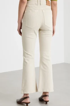 Pantalone dalla linea aderente - Beige