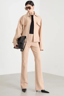Pantalone dritto con baschina posteriore - Cammello